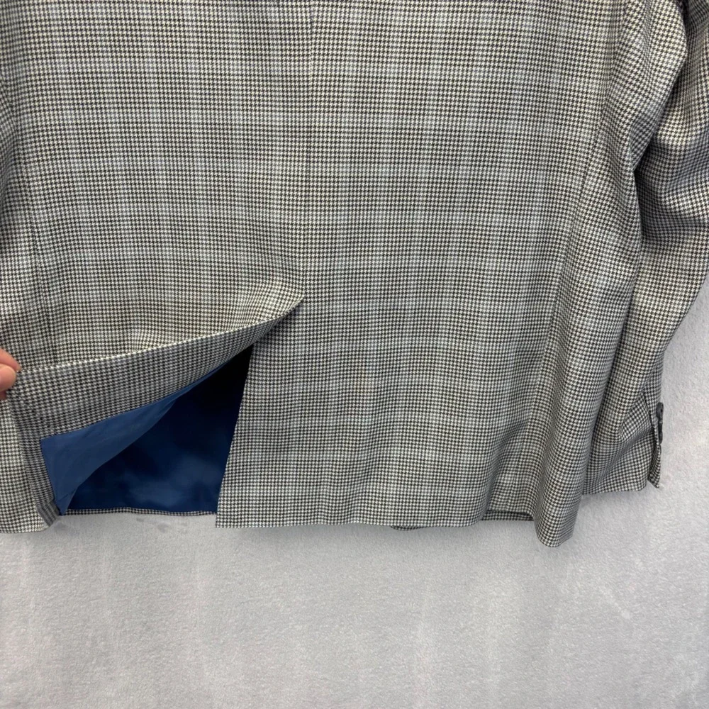 Saddlebred blazer features
